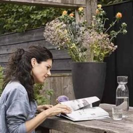 Capi Europe KBL781 424336 AUC8716443037795 Macetero Urban liso bajo elegante negro 26x36 cm