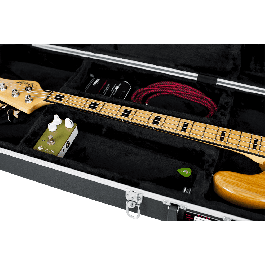 Gator Estuche Bajo Eléctrico Abs Deluxe Negro ABS Exterior Vellón Interior Dimensiones 1252,2 x 419,1 x 142,2 mm Peso 5,72 kg