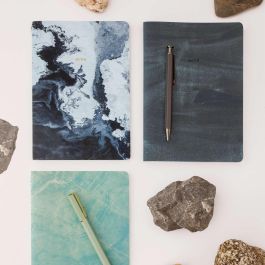 Miquelrius Cuaderno Stone Paper A5 Blanco Black, para escritura suave y duradera.