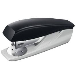 Petrus Grapadora 210 negra, compacta, metal y plástico, para 25 hojas, grapas 22/6, 24/6, 26/6, con extraegrapas Precio: 12.98999977. SKU: S8415061