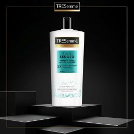 Tresemmé Liso&Sedoso Champú con Proteínas de Seda y Aceite de Argán 685ml, Cabello Seco y Encrespado, Suave y Manejable
