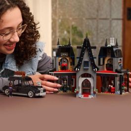 LEGO 76786 Wednesday Morticia's Mansion - Set de Construcción de Minipersonajes para Niños y Adultos (+10 años)