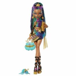 Monster High Muñeca Nefera de Nile con Lavish y 7 Accesorios JDR48