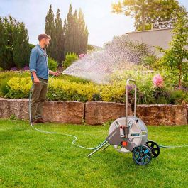 Gardena Carro de metal para manguera de 25 m, 5/8 pulg con manivela y soporte plegable