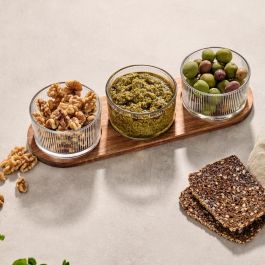 Day Juego de 3 Boles de Vidrio Estriado con Bandeja de Acacia - Elegante y Práctico para Servir Aperitivos