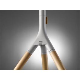 One For All WM7472 Soporte para TV Tipo Trípode Giratorio 360°, para Pantallas de 32'' a 65'', Diseño Elegante con Patas de Madera