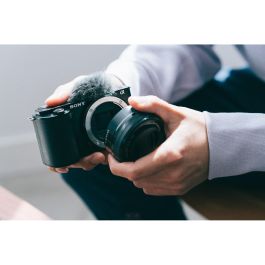 SONY ZV-E10 Cámara con Objetivo AF E 16-50mm para Sensor 35mm Full-Frame