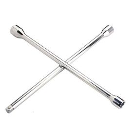 ALYCO Llave de Cruz Desmonta Ruedas 17-19-22 mm y Cuadrado de 1/2 pulgada Precio: 33.68999975. SKU: B1JBCA5FD3