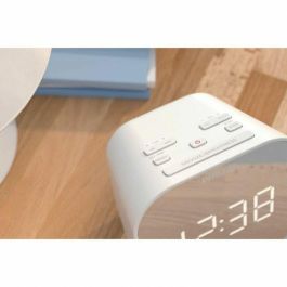 Philips TAR4406/12 Reloj despertador digital con radio FM, pantalla LED, carga USB y vibrador, color Blanco