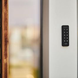 Nuki Teclado de código numérico para control de acceso sin llaves. Crea códigos personalizados para familiares, amigos, invitados – Negro Nuki Teclado de código numérico para control de acceso sin llaves. Crea códigos personalizados para familiares, amigos, invitados – Negro