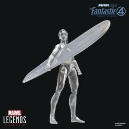 Hasbro Figura Estela Plateada Marvel Los 4 Fantásticos 15cm Articulada con 5 Accesorios, Manos Alternativas, Tabla de Surf y Base