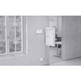 Ubiquiti UDW Dream Wall Blanco para Montaje en Pared con PoE y WiFi - 1,7 MHz ARM, 4GB DDR4 RAM, 128GB SSD