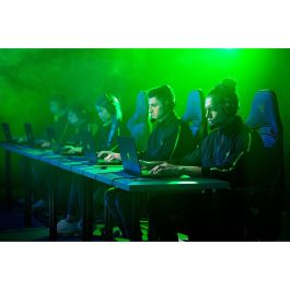 Razer BlackShark V2 Pro Auriculares Inalámbricos para Juego, Color Negro, con Tecnología TriForce