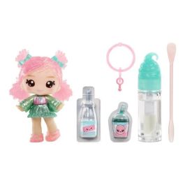 Mga LIT0035051525479 Muñeca Yummiland Susie con Brillo Temático Regaliz