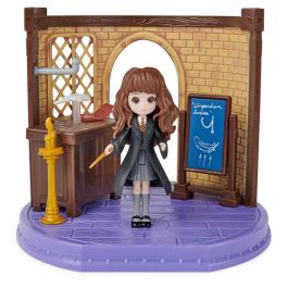 SPIN MASTER Aula Encantamientos Mágicos Harry Potter + Figura Hermione 5cm - Juego Magical Minis +5 años Precio: 29.6899999. SKU: B1BKPRCW63