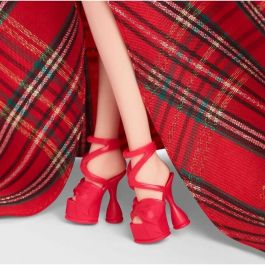 Barbie HRM61 Muñeca Feliz Navidad Rubia Edición Navideña Vestido Rojo Satén Falda Cuadros Lazo Dorado