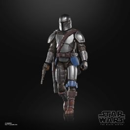 Hasbro G0365 Figura The Black Series Star Wars The Mandalorian 15 cm articulada, diseño premium con sable oscuro, cuchillo y bláster