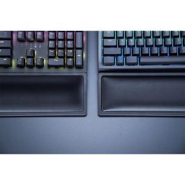 Razer RC21-01470100-R3M1 Wrist Rest Pro con Gel Refrigerante para Teclado, Ergonómico, Espuma, Negro, 444.5x90x26.4mm