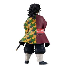 Banpresto BP29504P Figura Giyu Tomioka Demon Slayer Kimetsu No Yaiba Grandista 24cm PVC y ABS Pintada