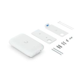 Ubiquiti Swiss Army Knife Ultra Access Point PoE Compacto Interior/Exterior con Soporte Antena Larga y Montaje Versátil