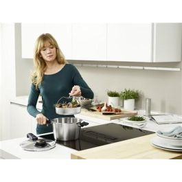 Fissler Vitavit® Premium Olla a Presión 8L con Cestillo y Trípode, Apto para Inducción, Superficie Novogrill, Modelo 622-812-08-070/0 Fissler Vitavit® Premium Olla a Presión 8L con Cestillo y Trípode, Apto para Inducción, Superficie Novogrill, Modelo 622-812-08-070/0