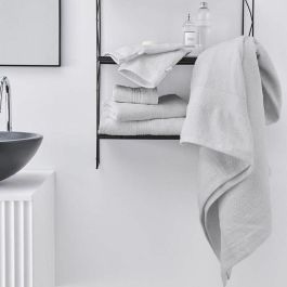 Today Set de 4 Toallas de Baño 100% Algodón de 450 g/m² - Incluye 2 de 50x90cm y 2 de 70x130cm - Color Tiza Essential Today Set de 4 Toallas de Baño 100% Algodón de 450 g/m² - Incluye 2 de 50x90cm y 2 de 70x130cm - Color Tiza Essential