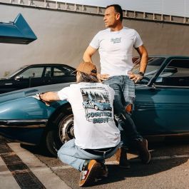 Radikal Revolution RKLCB101S Camiseta Countach Baby! Nice Tractor Near The Bull Homenaje Lamborghini V12 Blanca Talla S