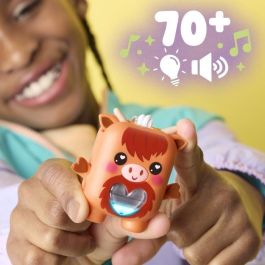 Hasbro HASG2213ES0 Nano-mals Cowbert, la Vaca de las Tierras Altas, Compañero Electrónico con más de 70 Reacciones, para Niños a partir de 5 años