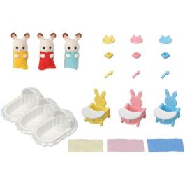 Sylvanian Families 5532 Habitación de los Trillizos: Set Completo con Cuna para 3 Bebés, Sillitas, Mantitas, Platos y Cucharas Sylvanian Families 5532 Habitación de los Trillizos: Set Completo con Cuna para 3 Bebés, Sillitas, Mantitas, Platos y Cucharas