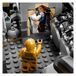 LEGO Star Wars Millennium Falcon 7541 Piezas, Set de Construcción para Adultos, Réplica de la Nave Espacial, 16+ Años