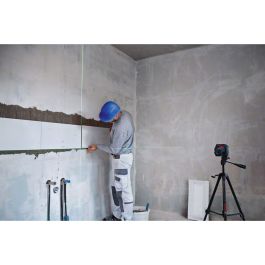 Bosch GCL 2-50 G + RM 10 Láser combinado de líneas y puntos de plomada verdes, alta visibilidad, protección IP64, 15 m de alcance para líneas