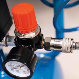 Scheppach HC30o Compresor de Aire Horizontal Exento de Aceite, Depósito 24 Litros, 8 Bares de Presión, Incluye 13 Accesorios