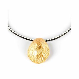 Shabama Collar CALOBRA LUXE Blanco & Negro de Cuero Trenzado con Colgante Lapa y Detalles Oro Brillo, Ajustable 38+5cm Mujer Precio: 31.89000012. SKU: B1F2L24JJD