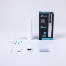 Omada AC1200 Punto de Acceso Wi-Fi Dual-Band Interior/Exterior, Hasta 1167Mbps, PoE 802.3af/Pasivo, Gigabit, IP65, Mesh, Gestión SDN