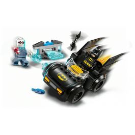 LEGO 76301 Set de Construcción DC Comics Batman y Batmóvil vs. Mr. Freeze con Minifiguras de Batman y Mr. Freeze, +4 años