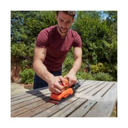 Black&Decker BEW220 Lijadora Orbital 150W 14000 RPM con Abrazadera para Lija y Adaptador de Aspiración de Polvo