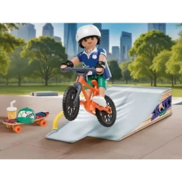 Playmobil Snowboarder con rampa y accesorios (bicicleta BMX, monopatín, casco, gorra, MP3)