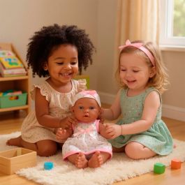 Tachan T00991 Muñeca Bebé de 26 cm, Cuerpo de Plástico Resistente, Ropita y Accesorios. Modelos Surtidos, +2 años