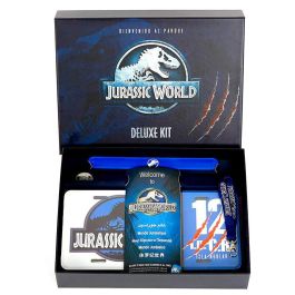 DOCTOR COLLECTOR Kit Deluxe Jurassic World - Matrícula, Ticket, Pulsera, Mapa, Guía Dinosaurios, Pase VIP, Postal, Moneda y Pegatinas Exclusivas
