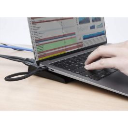 MANHATTAN USB-C 11-in-1-Dockingstation MST für drei Monitore