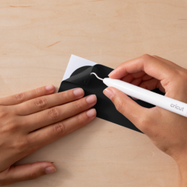 Cricut Joy Xtra Smart Vinyl Rollo de vinilo de termotransferencia liso Negro 241 mm x 914 mm para Cricut Joy Xtra - 2010376 Cricut Joy Xtra Smart Vinyl Rollo de vinilo de termotransferencia liso Negro 241 mm x 914 mm para Cricut Joy Xtra - 2010376