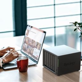 Synology DS1522+ NAS Torre 5 Bahías con CPU AMD Ryzen R1600 y 8GB DDR4 RAM, para usuarios domésticos