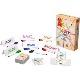 Asmodee Just One: Juego de Mesa Cooperativo de Adivinanzas para la Familia, 3-7 Jugadores, +8 Años, Edición Española Asmodee Just One: Juego de Mesa Cooperativo de Adivinanzas para la Familia, 3-7 Jugadores, +8 Años, Edición Española