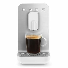 Smeg Cafetera Superautomática BCC11WHMEU Blanca