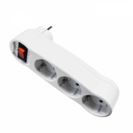 Adaptador triple 2p+t, 16a 250v~ con interruptor luminoso, entrada frontal, blanco (retractilado) Precio: 4.58999948. SKU: S7915737