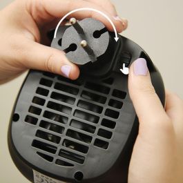 Edm Mini Calefactor Cerámico Enchufe 700W con Pantalla LED, Programador 12h, Función Ventilador, Protección Sobrecalentamiento