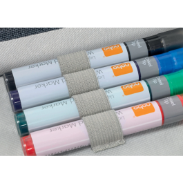 Kit De Accesorios Nobo Para Pizarras ( Incluye:10 Rotuladores Para Pizarra, 10 Imanes Surtidos De 38 Mm Para Pizarra, Cuadrados Magnéticos Surtidos Para Escribir, 10 M De Cinta Cuadriculada Autoadhesiva Negra De 3 Mm, Paquete De 100 Toallitas Limpiadoras,