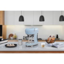 SMEG ECF02PBEU Máquina de Café Espresso de Bomba - Estilo Retro Azul Pastel