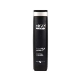 Nirvel Alkaline pH Shampoo 250ml - Prepara el cabello para servicios técnicos como coloración y alisado Precio: 5.50000055. SKU: B1HYZGC6FB