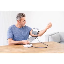 Beurer BM-51 Tensiómetro de Brazo EasyClip con Tecnología de Inflación Automática, Memoria para 2 Usuarios, Pantalla XL y Detector de Arritmias